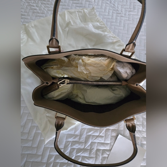 Roger Vivier EXCLUSIVE Small Retro Beige Satchel with Gold Buckle - Picture 7 of 15